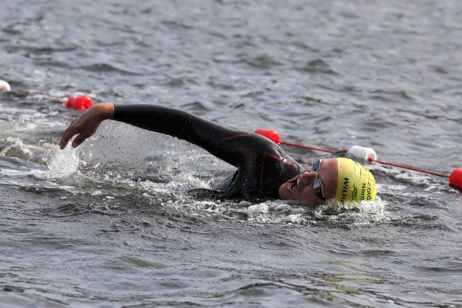 Julian Pott beim Freiwasserschwimmen